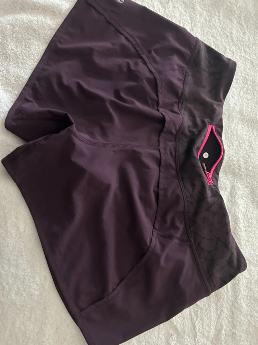 Lululemon Run Times 4" Inseam Size 8 - Picture 5 of 5